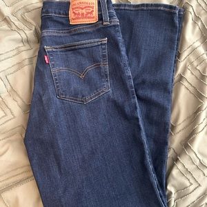 VGUC Levi’s 724 High Rise Button fly straight, size 28